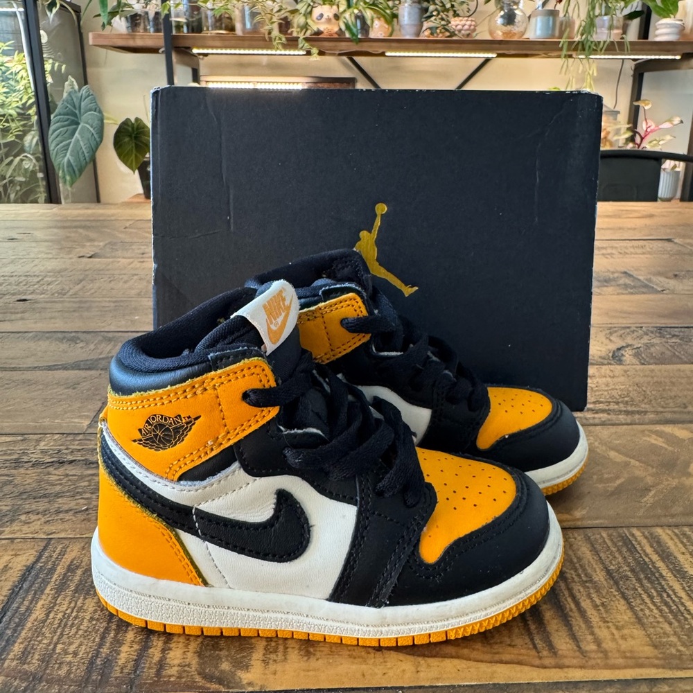 Jordan 1 Retro High OG Toddler Sneaker - Taxi Black Sail - Size 7c